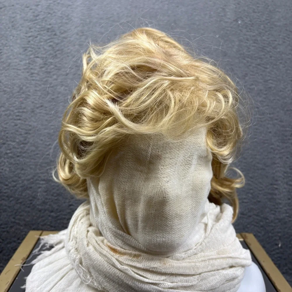 N/A keywords blonde